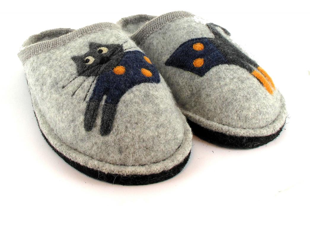 Haflinger discount kitty slippers