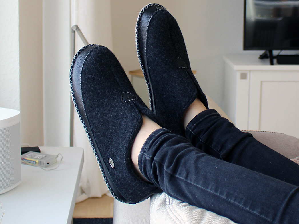 Tuffeln® retro Wool Slippers with a Cork Footbed «Urig», dark grey